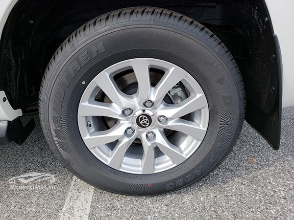 mam-xe-toyota-land-cruiser-200-2019-muaxegiatot-vn