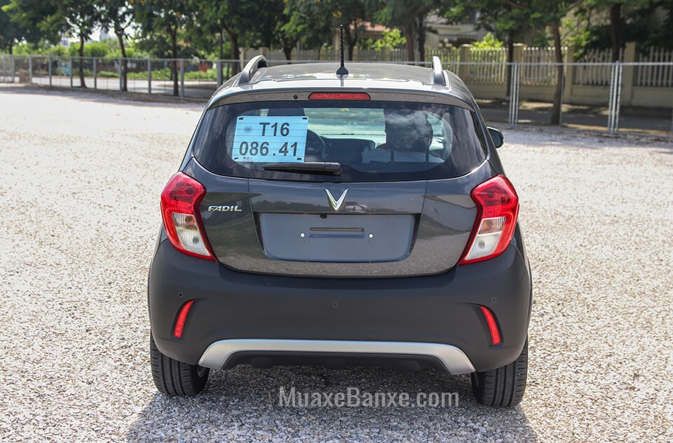 duoi-xe-vinfast-fadil-14l-2019-2020-muaxegiatot-com-5