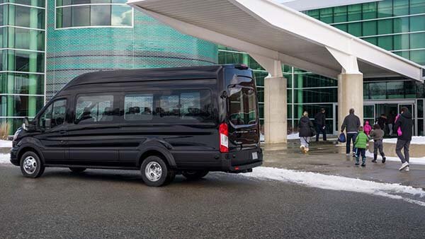 hong-xe-ford-transit-2020-muaxegiatot-vn