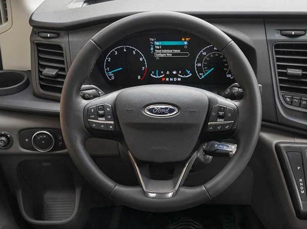 vo-lang-cua-xe-ford-transit-2020-muaxegiatot-vn