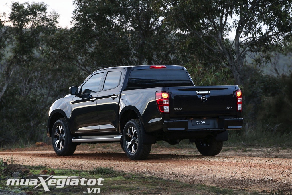 Duoi-xe-Mazda-BT-50-2021-danhgiaXehoi.vn