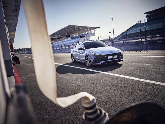 muaxegiatot-vn-Hyundai-Elantra-N-2022-co-gia-bao-nhieu